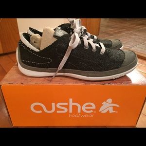 Super cute Cushe casual fashion sneakers
